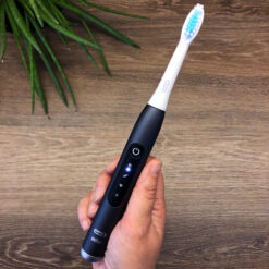 Oral-B Pulsonic SLIM Luxe 4500 Matte Black Sonic elektriline hambahari (2 harjapead) + Reisikarp - Pilt 3